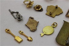 Various Cufflinks, Pins, Belt Buckle & other Golf Theme Items From The Collection of Jacky Cupit