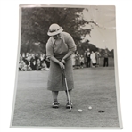 1937 Estelle Page Sinking Winning Putt In 37 Amateur To Patty Berg Wire Photo - Oct. 9th