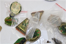 (2) 1996 JC Penney Classic Badges, Golf Pins & Ryder Cup Cards & More - Tiger Woods w/ Kelli Kuehne