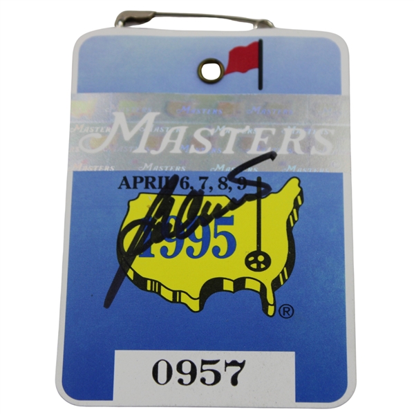 Ben Crenshaw Signed 1995 Masters Tournament SERIES Badge #0957 JSA ALOA