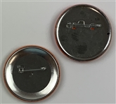 Fuzzy Zoeller Signed 1981 & 1982 Donruss, 'A Fuzzy Fan' & Other Buttons - Mazzeo Collection JSA ALOA